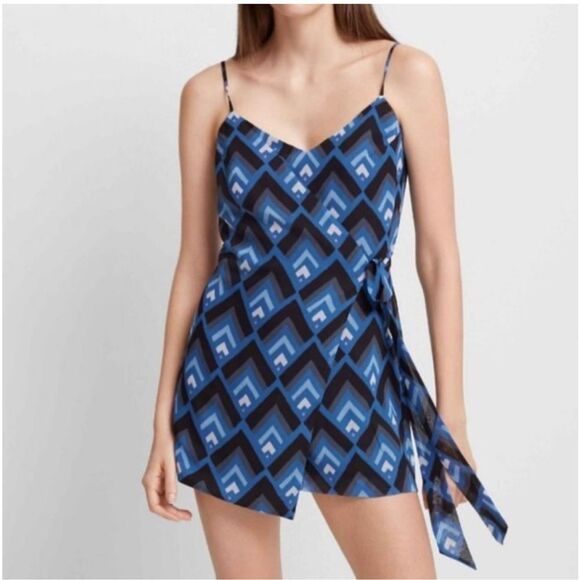 NWOT Club Monaco Blue Saxona Geo Print Wrap Front Romper Sz Large - Picture 1 of 11
